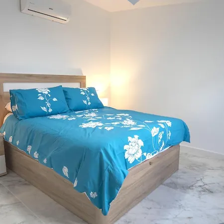 Modern Detached 4 Bed 3 Bath With Private Pool Close To Amenities