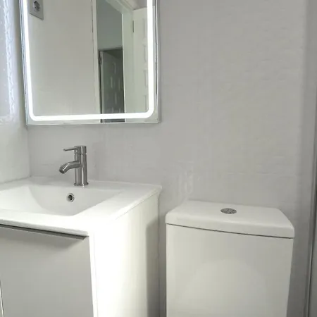 Villa Modern Detached 4 Bed 3 Bath With Private Pool Close To Amenities