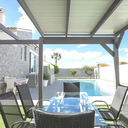 Modern Detached 4 Bed 3 Bath With Private Pool Close To Amenities Villa Villamartin (Valencia)